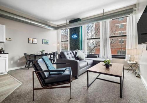 2BR Apartments in the Heart of Downtown CLE