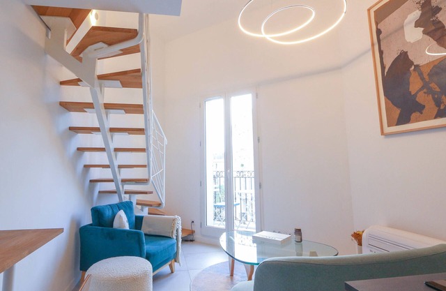 2BR Close Gare Station AC and Balcony DOWNTOWN CANNES - BENAKEY