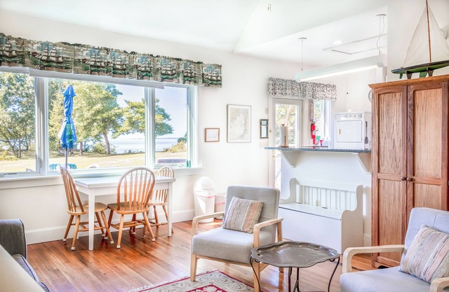 2BR Cottage with Stunning Water Views & Beach Access