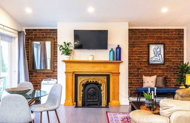 2BR Historic two storey flat in Downtown Halifax by waterfront in best location
