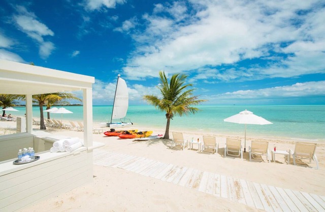 2BR | Ocean Front Suite w/Living & Dining Area | Private Beach Access