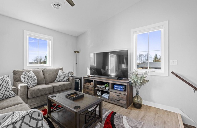2br Townhome with View of Road America!