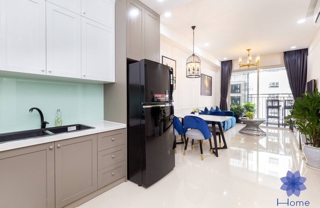 2BRs Apartment in Modern Building w/Free Gym, Pool and Airport Pick up