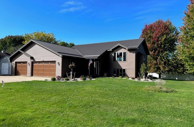 3-bed, 3-bath, 3-car garage executive home in Marshfield, WI