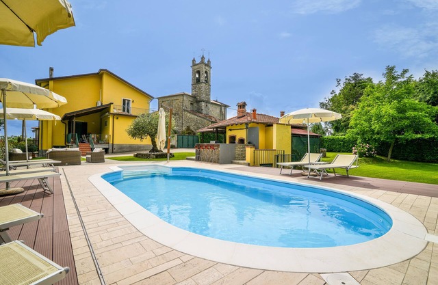 3 Bed 4 Bath Private Villa, Heated Pool, Spa, Firepit, BBQs, Pizza Oven, Garden