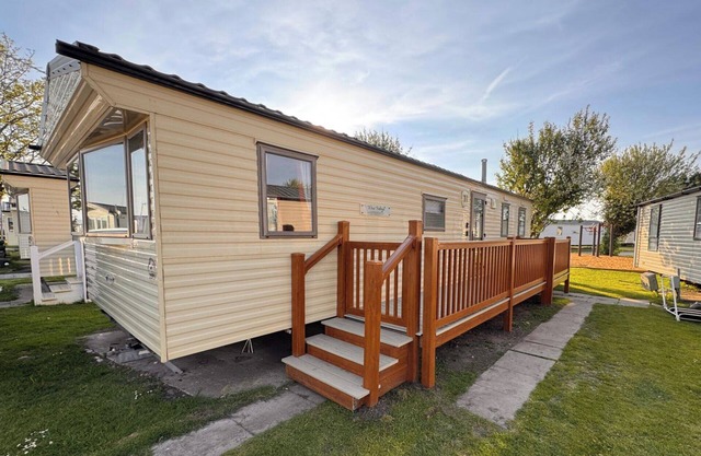 3 Bed Caravan - Side gated decking, WiFi, Pets