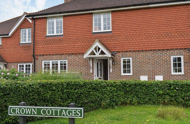 3 bedroom accommodation in Horsted Keynes