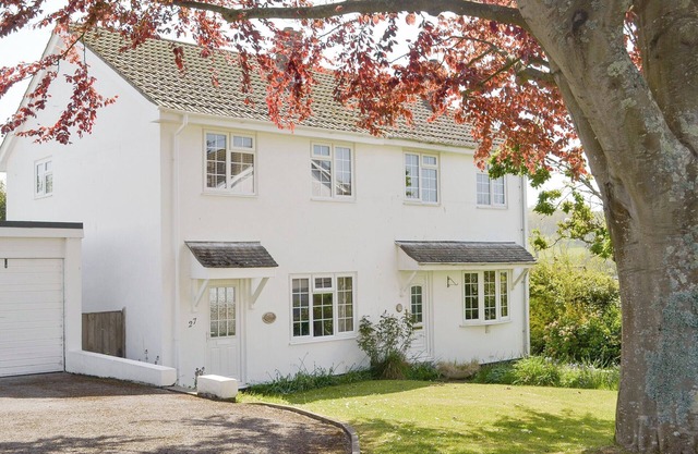 3 bedroom accommodation in Chillington