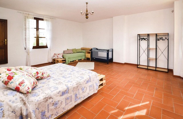 3 bedroom accommodation in Monterchi -AR-
