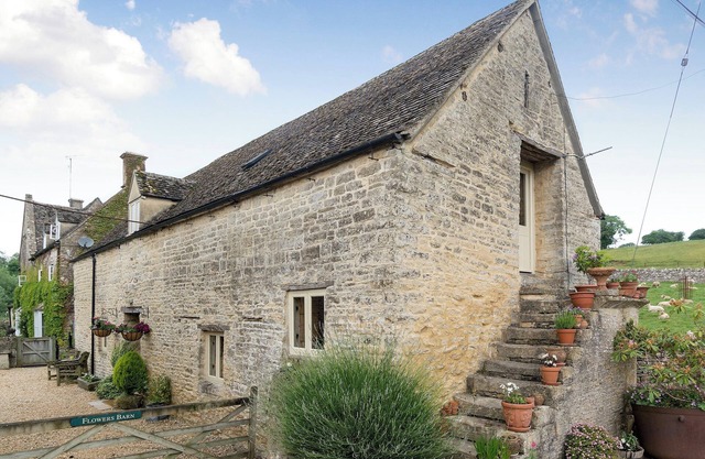 3 bedroom accommodation in Middle Duntisbourne, near Cirencester