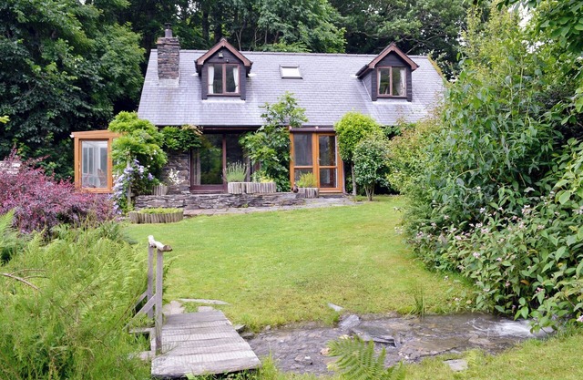 3 bedroom accommodation in Arthog, near Dolgellau