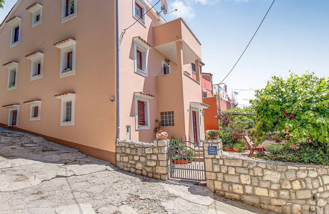 3 bedroom accommodation in Cunski