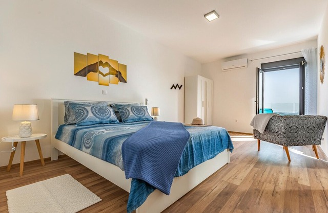 3 bedroom accommodation in Liznjan
