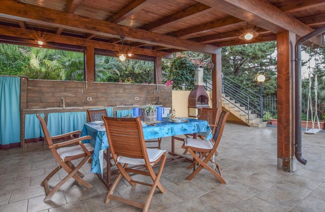 3 bedroom accommodation in Trabia