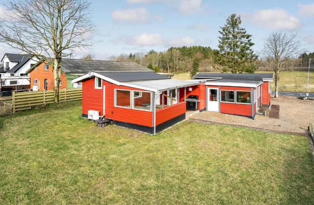 3 Bedroom Amazing Home In Give