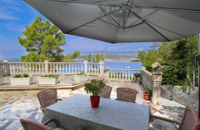 3 bedroom apartment Dražen with sea view
