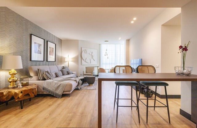3 bedroom apt. in Paseo De la Castellana Sharing Co.