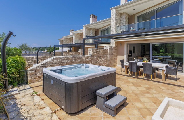 3 bedroom awesome home in Umag