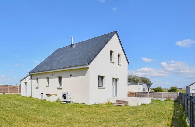 3 bedroom beautiful home in Créances