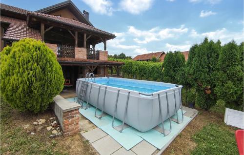 3 Bedroom Beautiful Home In Novi Marof