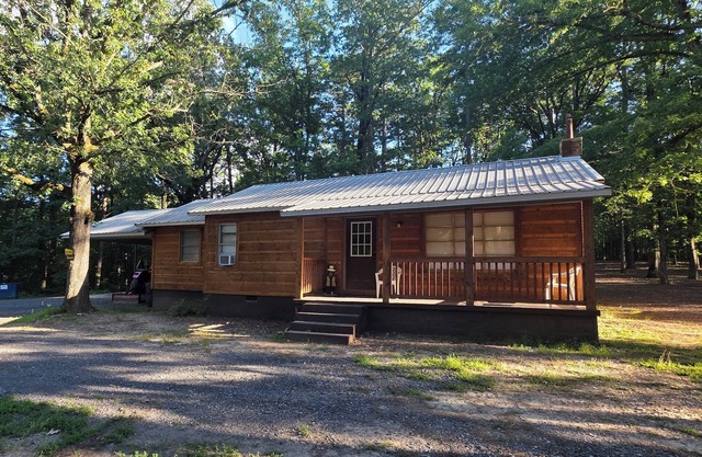 3 Bedroom Cabin, slps up to 8, bring your ATV or rent on from us, 3 miles to WPG