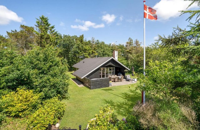 3 Bedroom Cozy Home In Skjern