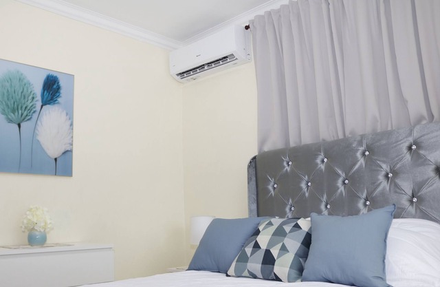 3 Bedroom Family Friendly House 15 mins from Rivers!