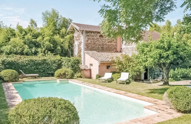 3 bedroom gorgeous home in Arjuzanx