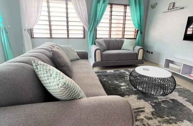 3 Bedroom Holiday House - La Casa Cotonou