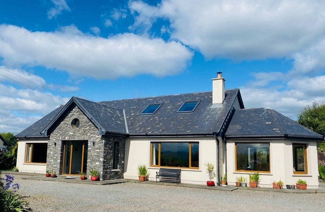 3 bedroom home 15 mins drive from Kenmare town