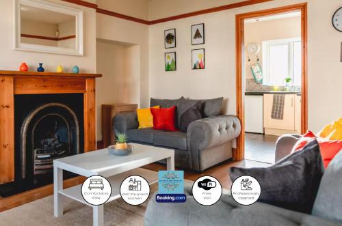 3 Bedroom House By Escape & Estates Short Lets & Serviced Accommodation Birmingham With Patio & Garden