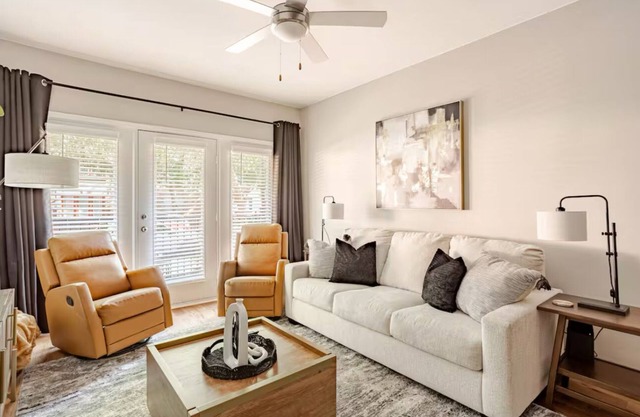 3-bedroom Modern apartment in downtown Bricktown with 24/7 gym and pool
