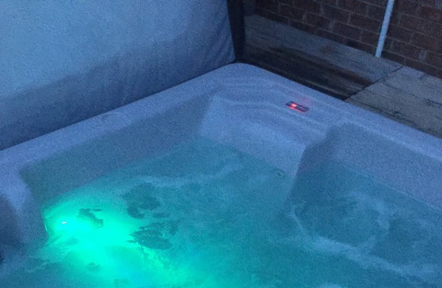 3 Bedrooms, 3 Bath with Heated Pool, Hot Tub and Jacuzzi perfect for a getaway !