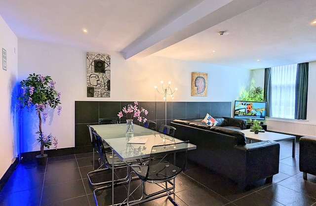 3 Bedrooms Apartment in Amsterdam City Center