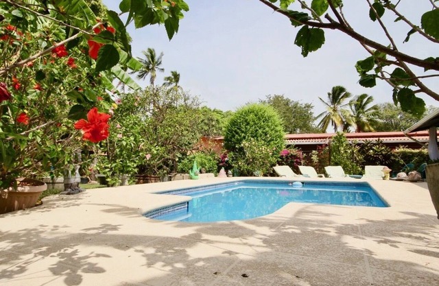 3 bedrooms house with private pool, close to all amenities and beaches.