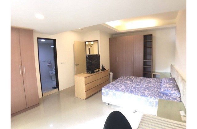 3 BR 2 Baths apt huge balcony close Min Quan W. Rd