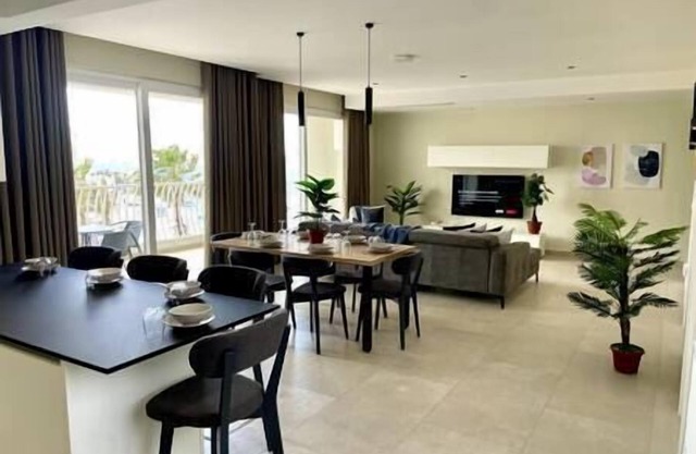 3 BR Bugibba Seafront LUX Apartments