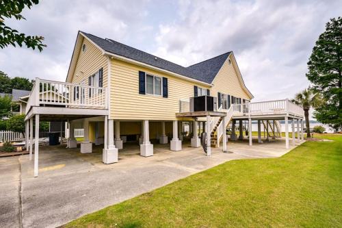 3 BR Riverfront House with Private Boat Dock