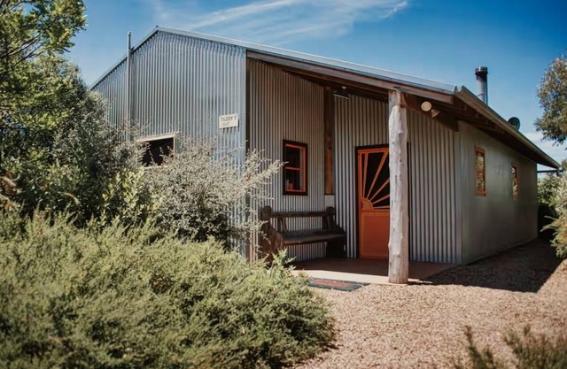 3 cabins | Group & Family friendly | 7 acres | Nature retreat | Milky Way views