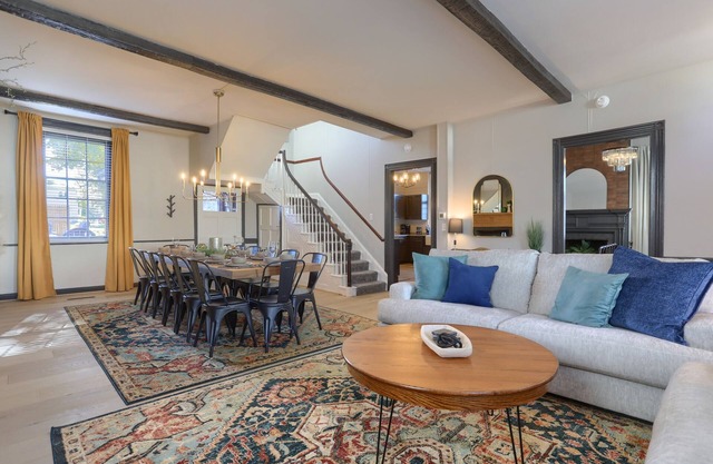 3 Levels w/Gameroom, Firepit, Grill Near Hershey Walkable To Restaurants & Bars