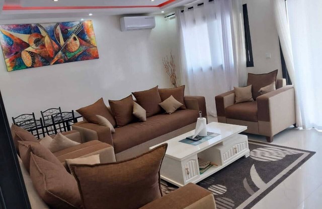 3 living rooms with modern amenities
