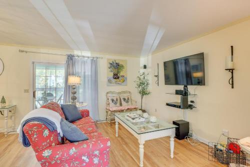 3 Mi to Bethany Beach Coastal Gem with Pool Access