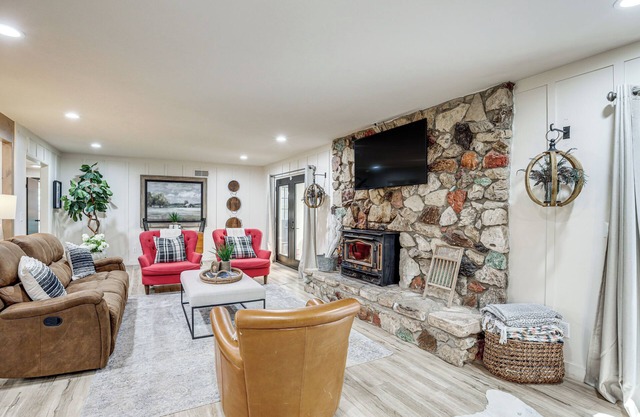 3 Mi to Golf & Wineries: Arroyo Grande Home!