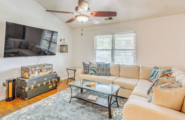 3 Mi to Ocean: Home w/Deck in Little River!