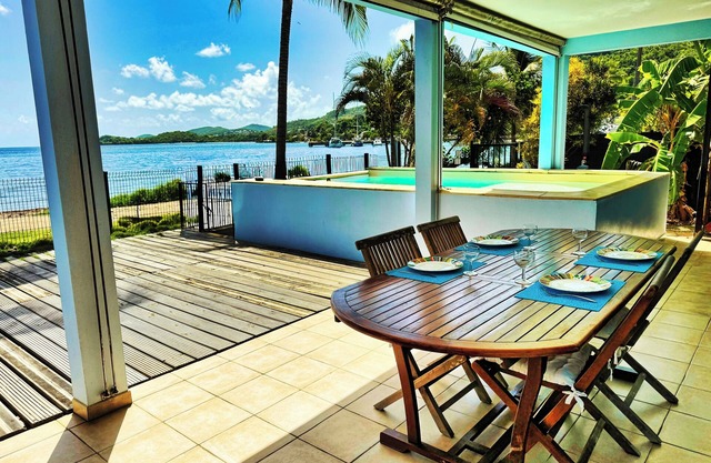 3* oceanfront villa. Sleeps 10