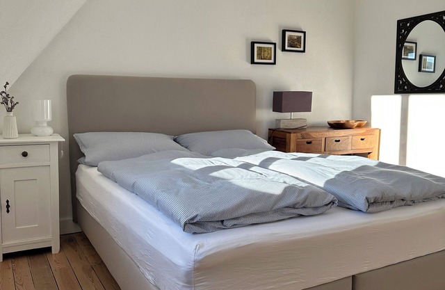 3 room DG apartment near university and institutes