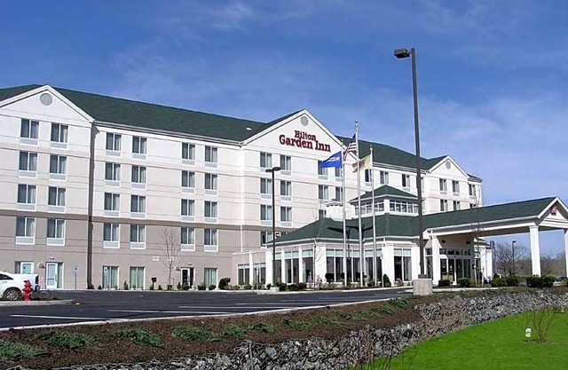 3-Star Hotel ∙ Hilton Garden Inn Ridgefield Park