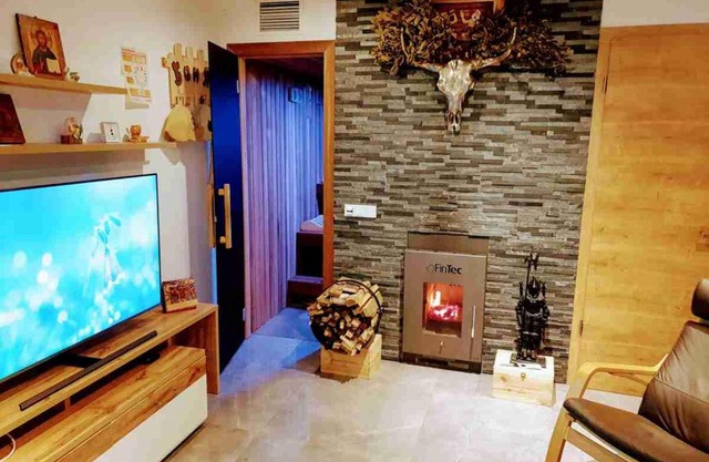 3 Z moderne Wellnesswohnung - Sauna, Kamin, Parkplätze 65m2 bis 6 Per
