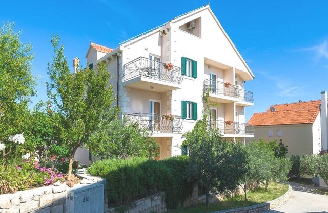 Apartments Jakov 