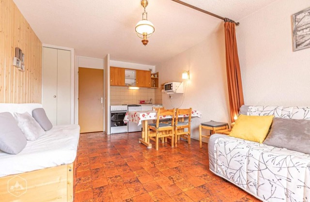 300m from ski slopes, Ground floor, balcony, tv, ski locker, 26m², Aussois